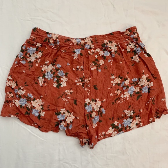American eagle flowy flower shorts! - Picture 4 of 4